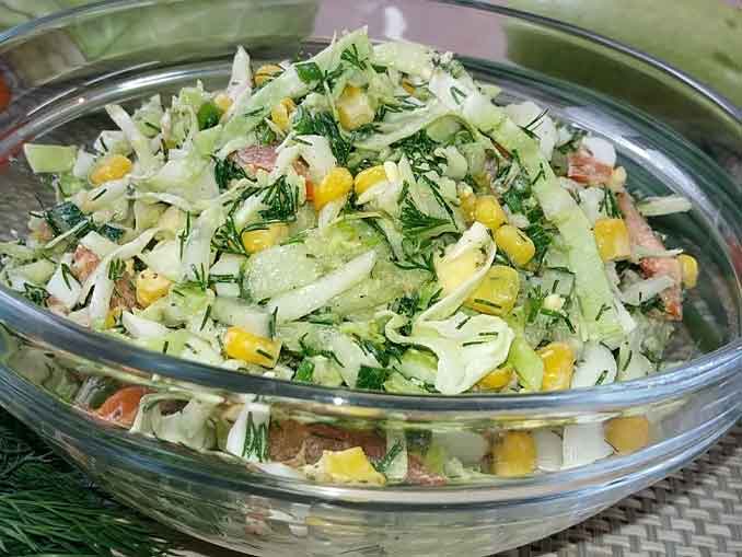 Хрустящий и очень вкусный салат из свежей капусты без майонеза